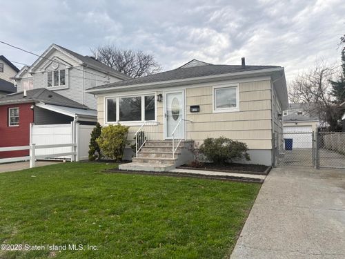 527 Willowbrook Road, Staten Island, NY, 10314 | Card Image