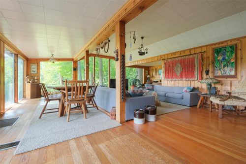 11 Trail Of The Hemlocks, Putnam Valley, NY, 10579-1420 | Card Image
