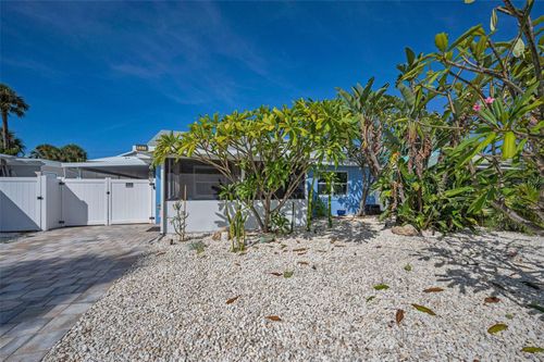 557 77th Ave, St Pete Beach, FL, 33706-1705 | Card Image