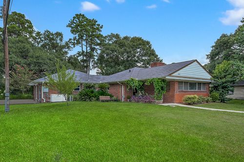 302 Conroe Dr, Conroe, TX, 77301-1968 | Card Image
