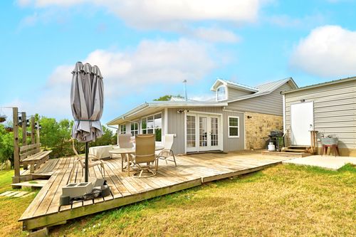 127 Klbj Rd, Smithville, TX, 78957-5706 | Card Image