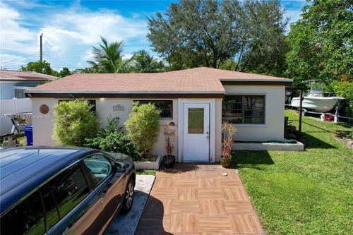 1395 Ne 178th St, North Miami Beach, FL, 33162-1311 | Card Image
