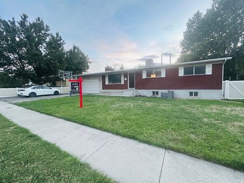 6824 Nye Dr, Cottonwood Heights, UT, 84121-3114 | Card Image