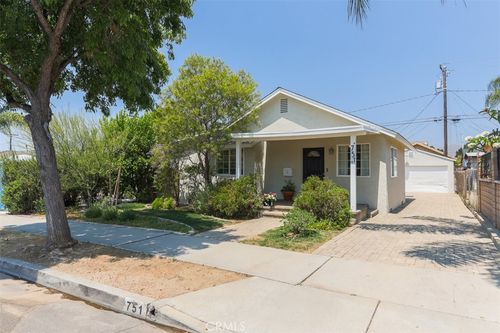 751 Harps St, San Fernando, CA, 91340-2034 | Card Image