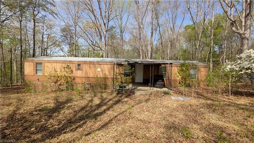 441 Reddie Rd, Stoneville, NC, 27048-8090 | Card Image