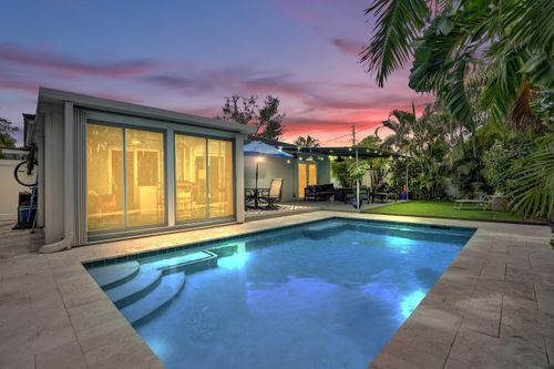 4641 Ne 6th Ave, Oakland Park, FL, 33334-2328 | Card Image
