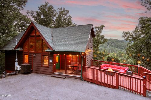 1742 Pulaski Ln, Sevierville, TN, 37862 | Card Image