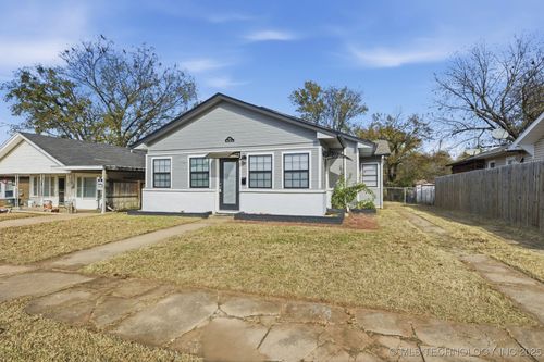 515 W 8th Ave, Bristow, OK, 74010-2307 | Card Image