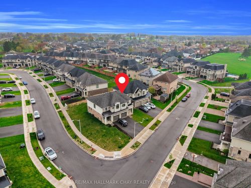 92 Aquasanta Cres, Hamilton, ON, L9B0J9 | Card Image