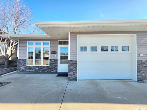 1-5364 Progress St, Macklin, SK, S0L2C0 | Card Image