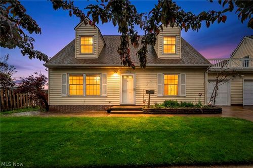 1251 W 70th St, Cleveland, OH, 44102-2017 | Card Image