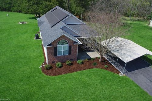 2208 Foxfire Ln, Burlington, NC, 27217-7073 | Card Image