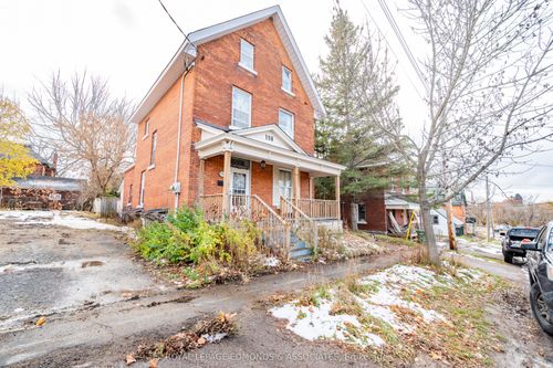 198 Mcallister St, Pembroke, ON, K8A3G2 | Card Image