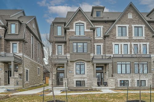 17 Selfridge Way, Whitby, ON, L1N6M5 | Card Image