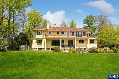 214 Durie Ave, Closter, NJ, 07624-1708 | Card Image