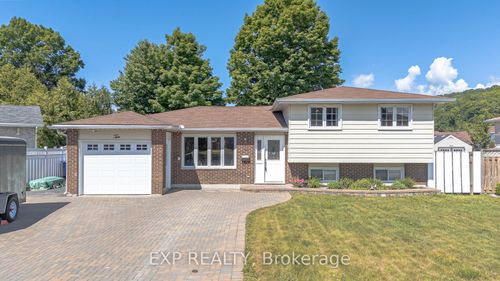 10 Kathryn Cres, North Bay, ON, P1B8P4 | Card Image