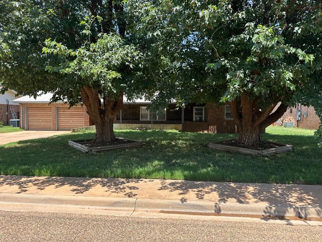 1807 E Reppto St, House other with 3 bedrooms, 2 bathrooms and null parking in Brownfield TX | Image 40