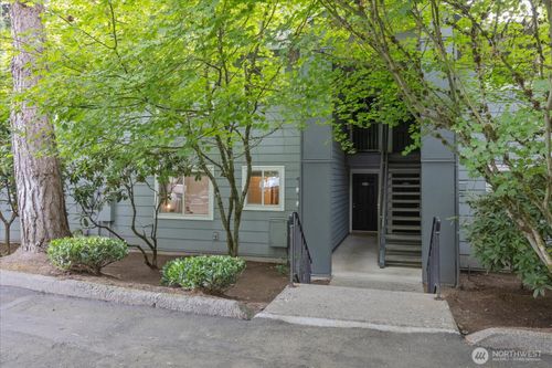apt-b109-10018 Ne 127th Pl, Kirkland, WA, 98034-8802 | Card Image