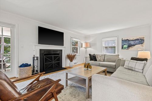 16 Standish Dr, Scarsdale, NY, 10583-6830 | Card Image