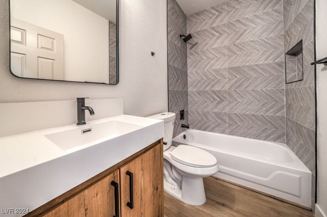 UNIT-101 - 1900 Summer Pine Ct, Townhouse with 3 bedrooms, 3 bathrooms and null parking in Las Vegas NV | Image 14