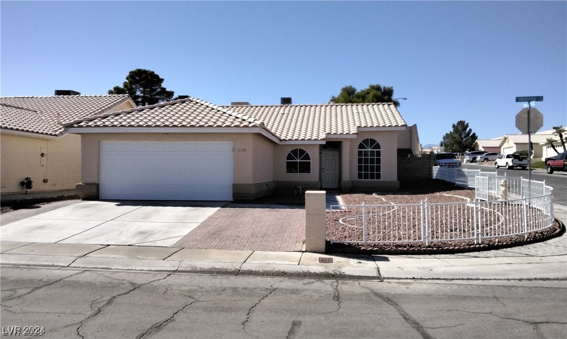 Iverson Ln, North Las Vegas, NV 89032