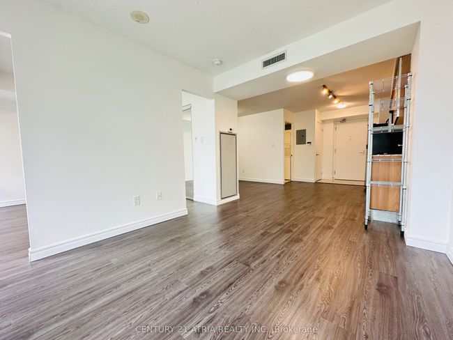 710 - 37 Grosvenor St, Condo with 2 bedrooms, 1 bathrooms and null parking in Toronto ON | Image 10