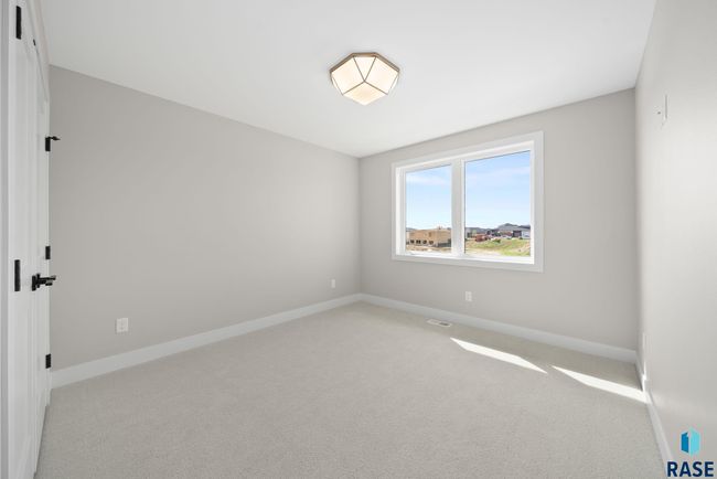 6604 E Hawker Cir, House other with 5 bedrooms, 4 bathrooms and null parking in Sioux Falls SD | Image 25