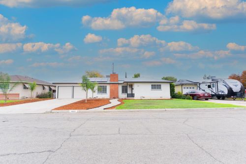 4860 E Amherst Ave, Fresno, CA, 93703 | Card Image