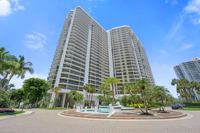 304 - 20281 E Country Club Dr, Condo with 2 bedrooms, 2 bathrooms and null parking in Aventura FL | Image 32