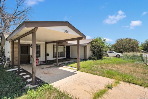 5911 Stoney Creek Dr, San Antonio, TX, 78242-2638 | Card Image