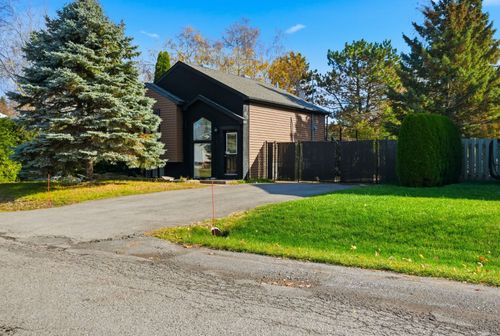 110 Rue De La Sapinière, Lavaltrie, QC, J5T2Y8 | Card Image