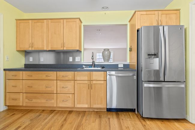 2 - 2 Chestnut Dr, Condo with 3 bedrooms, 3 bathrooms and null parking in Niantic CT | Image 7