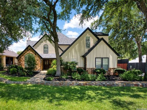 230 W Hosack St, Boerne, TX, 78006-2518 | Card Image