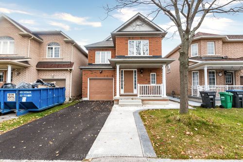 28 Pauline Cres, Brampton, ON, L7A2V4 | Card Image