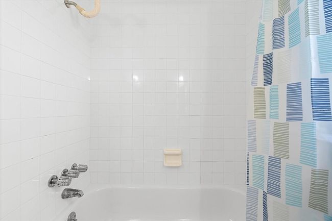 Guest Bath - Shower/Tub | Image 26