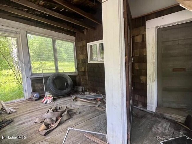 477 Mohawk Trl, House other with 4 bedrooms, 2 bathrooms and null parking in Drury MA | Image 9