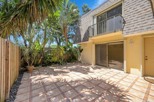 28a-2947 Sw 22nd Cir, Delray Beach, FL, 33445-7871 | Card Image