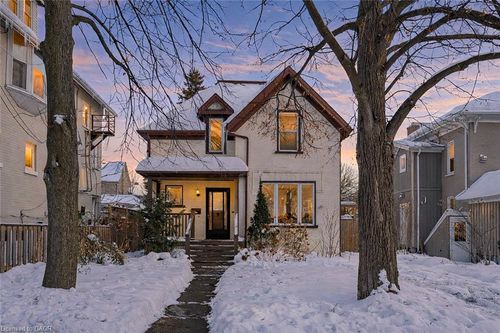 11 Heins Ave, Kitchener, ON, N2G1Z7 | Card Image