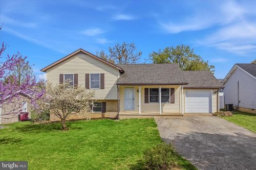 165 Beauregard Boulevard, CHARLES TOWN, WV, 25414 | Card Image