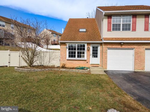 2627 Tamlynn Ct, Easton, PA, 18045-5286 | Card Image