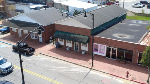 112 N King St, Windsor, NC, 27983-6863 | Card Image