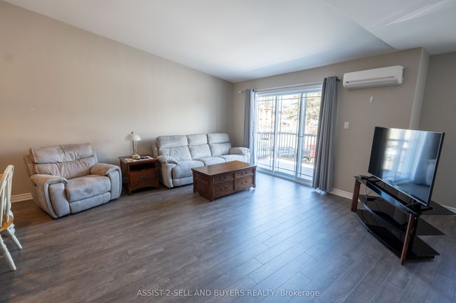 225 - 218 1 St St E, Condo with 2 bedrooms, 1 bathrooms and 2 parking in Cornwall ON | Image 4