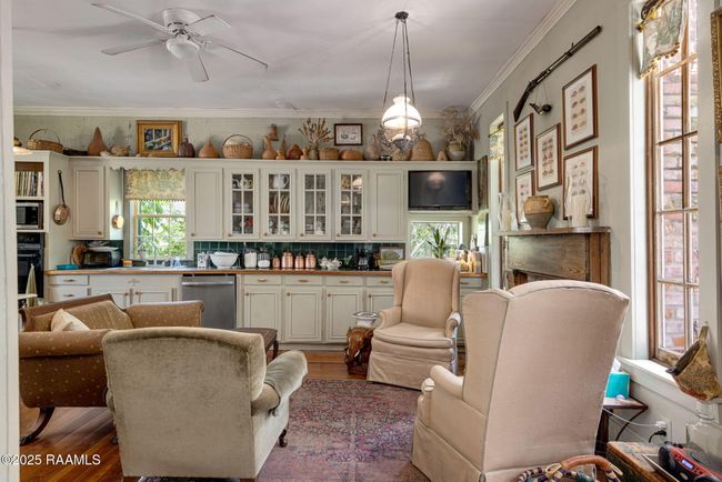 11-web-or-mls-331 E Carriere St-15 | Image 11