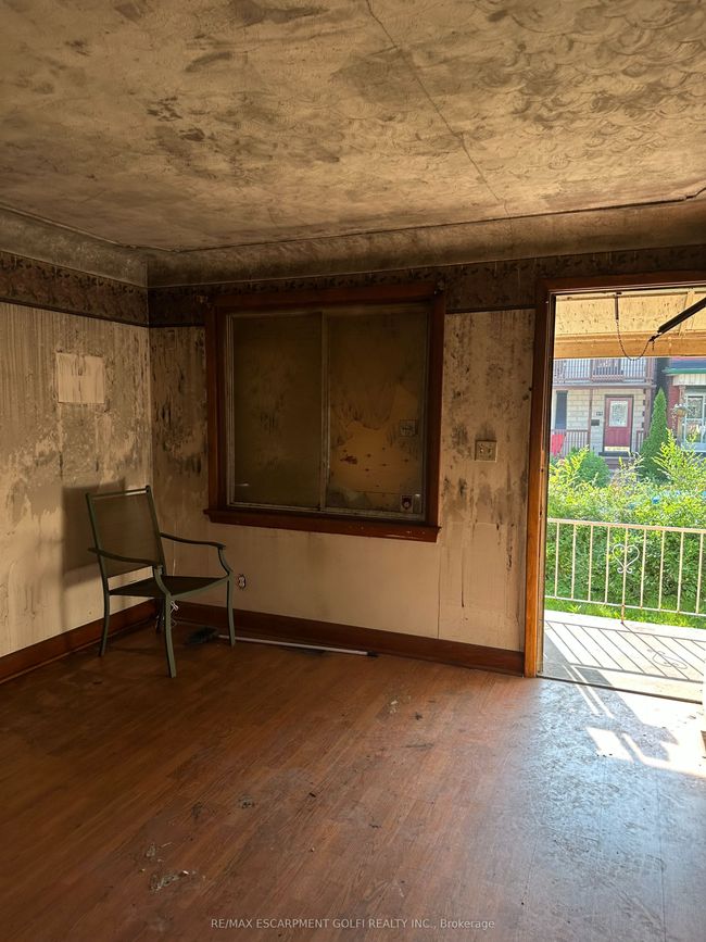 59 St Matthews Ave, House other with 0 bedrooms, 0 bathrooms and 2 parking in Hamilton ON | Image 7