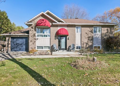 2437 Henri Menard Crt, Hammond, ON, K0A2A0 | Card Image
