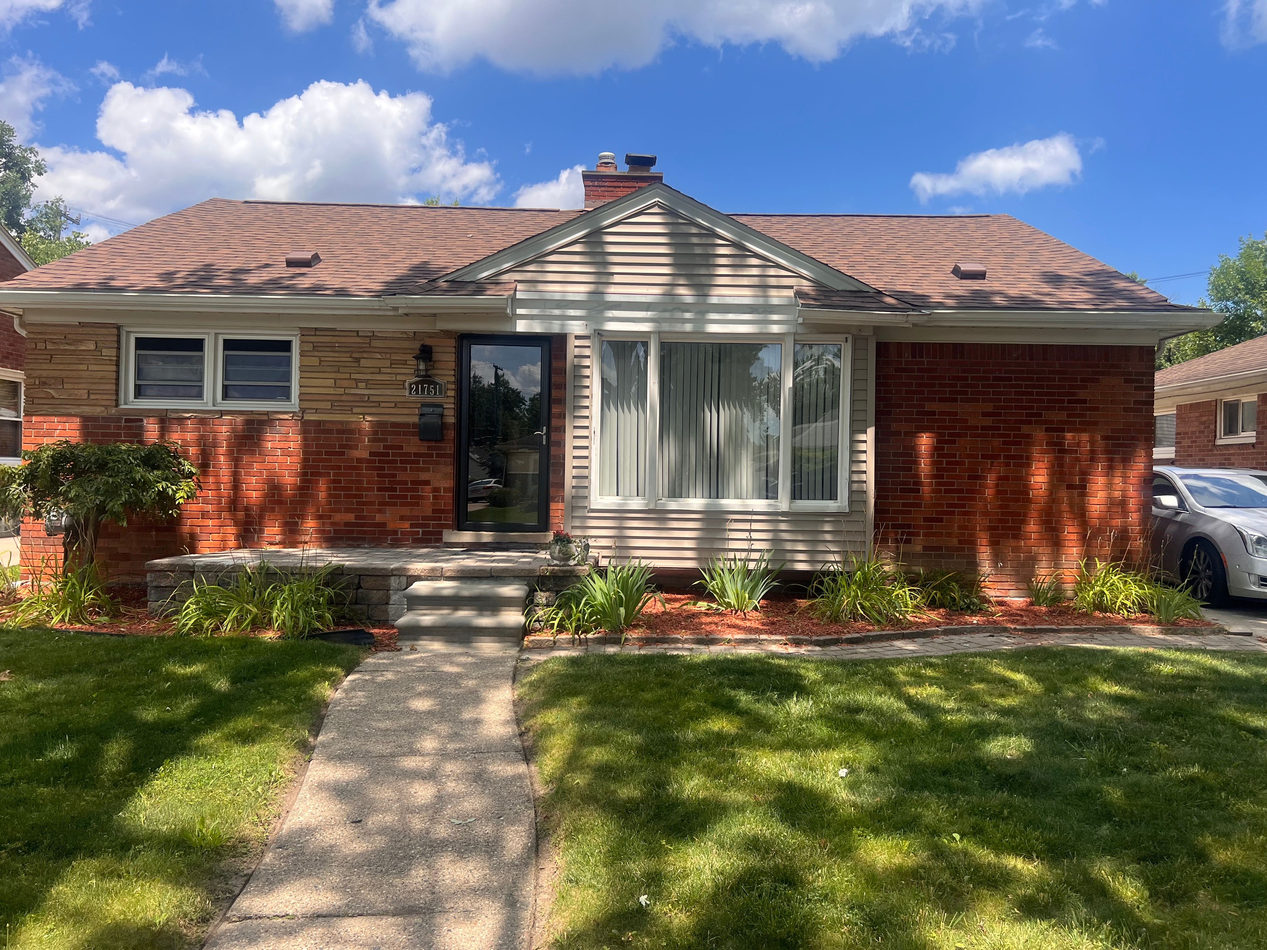 Edmunton St, Saint Clair Shores, MI 48080
