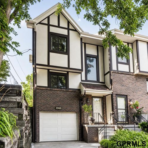 3624 Burt St, Omaha, NE, 68131-1946 | Card Image