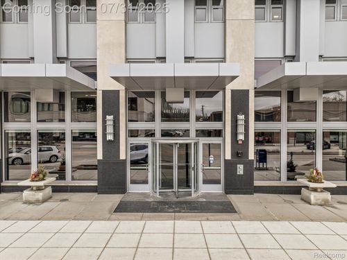 unit-527-411 S Old Woodward Ave, Birmingham, MI, 48009-6617 | Card Image