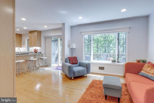 8801 Aquary Ct, House other with 5 bedrooms, 4 bathrooms and null parking in SPRINGFIELD VA | Image 7