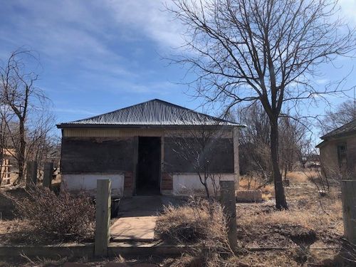 560 E 4th St, Vaughn, NM, 88353-1214 | Card Image